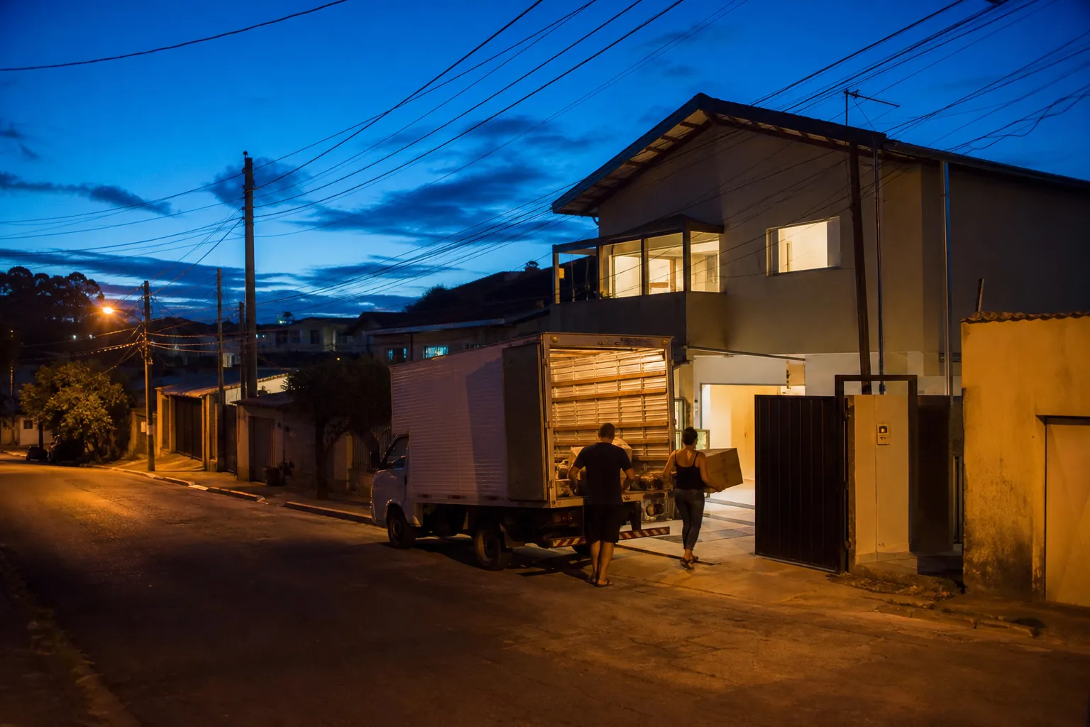 Conta de luz no nome errado? Como fazer a troca de titularidade na CEMIG e na CPFL Paulista