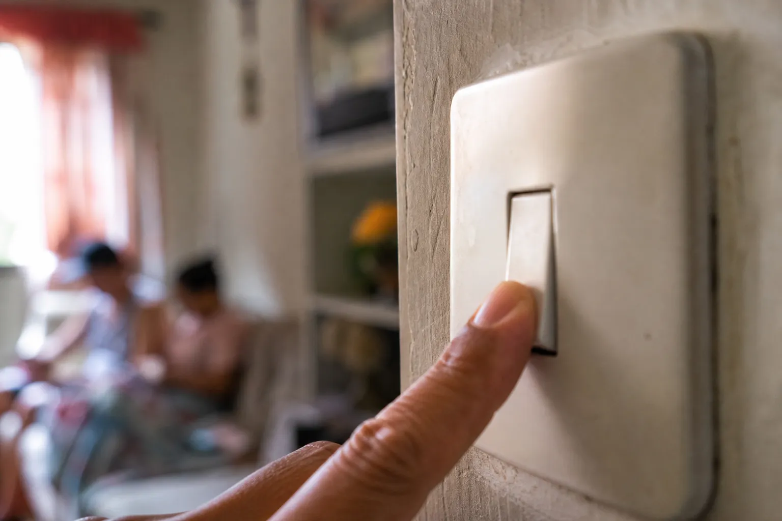 Vantagens e desvantagens da energia solar por assinatura: os 2 lados antes de decidir
